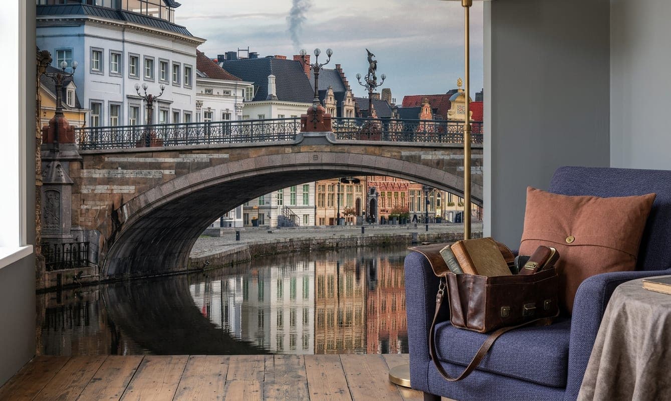 Fotobehang Historische Brug Gent met Ochtendlicht